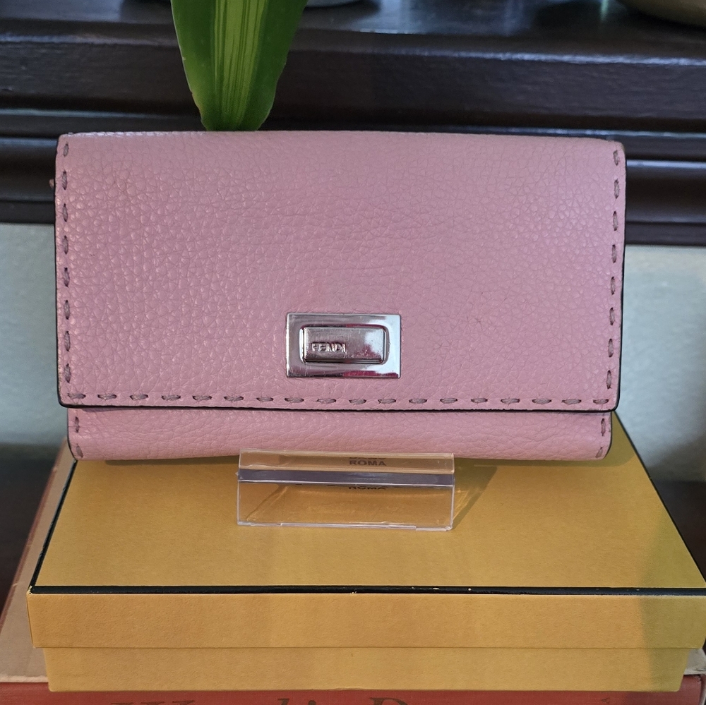 👛SOLD👛 Fendi SELLERIA PEEKABOO Pink Wallet with Metallic Detail